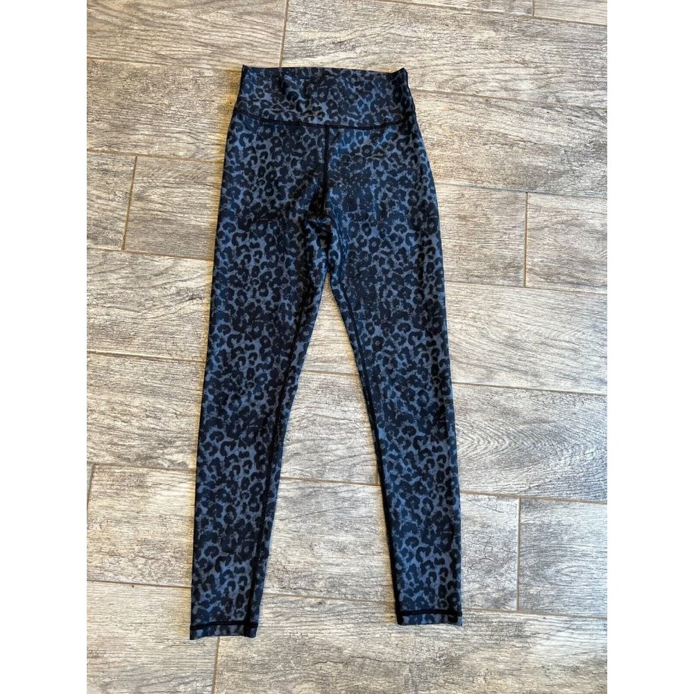 Zyia Active Leggings size 2 Cheetah animal print stretch Scrunchy Yoga Pants